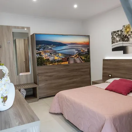 Mary VI Rooms Peschici Exterior photo